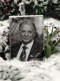 Девять дней со сметри Жореса Ивановича Алфёрова
